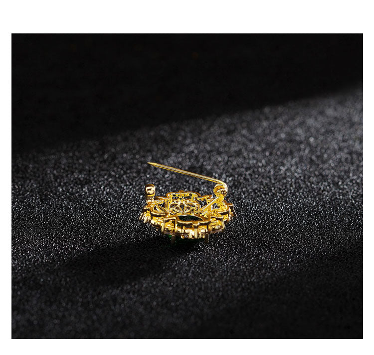 Flower Pin Brooch Featuring Zircon Inlay In Elegant Green Color
