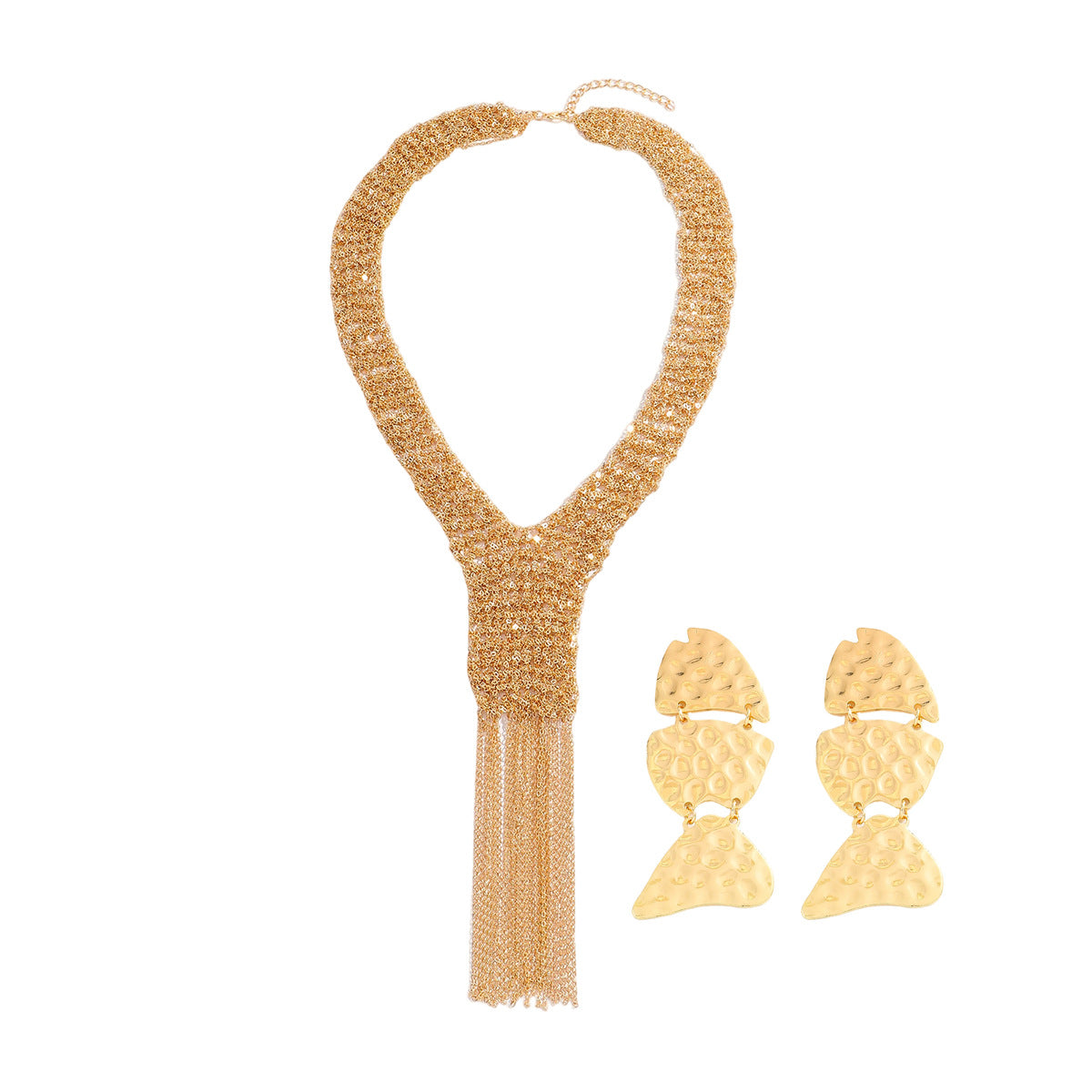 Fish Pattern Alloy Necklace In Gold Featuring Braid Craftsmanship For Elegant Style