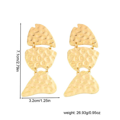 Fish Pattern Alloy Necklace In Gold Featuring Braid Craftsmanship For Elegant Style
