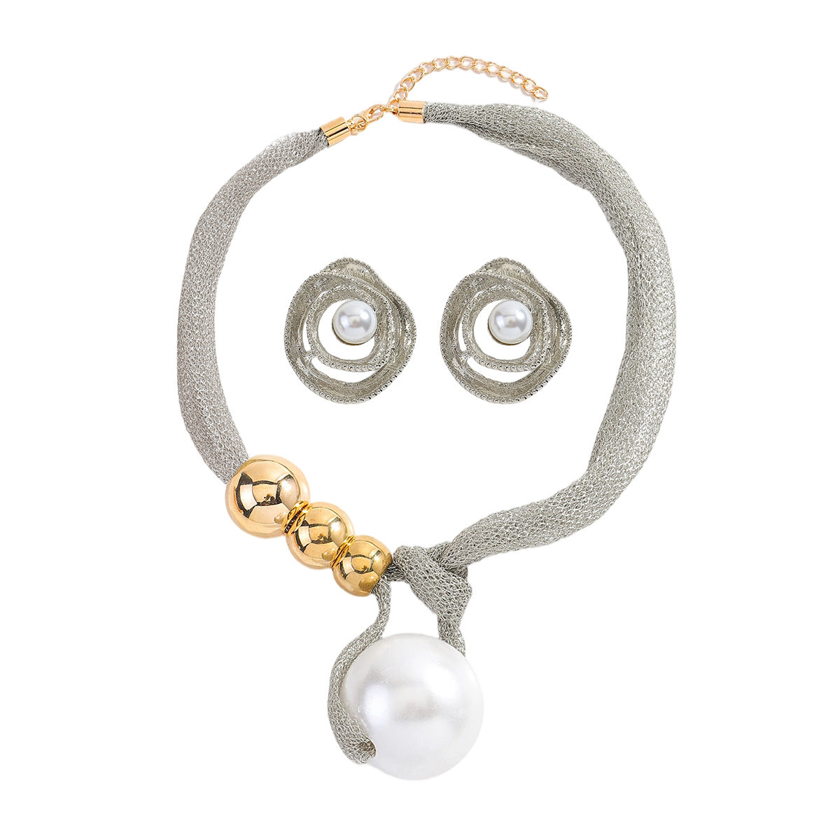 Fish Pattern Alloy Necklace In Gold Featuring Braid Craftsmanship For Elegant Style