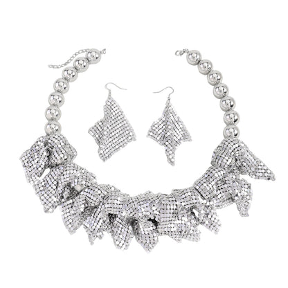 Fish Pattern Alloy Necklace In Gold Featuring Braid Craftsmanship For Elegant Style