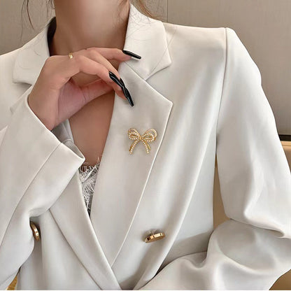 Pearl Bow Knot Brooch In Golden, Elegant Pearl Accent Chest Jewelry