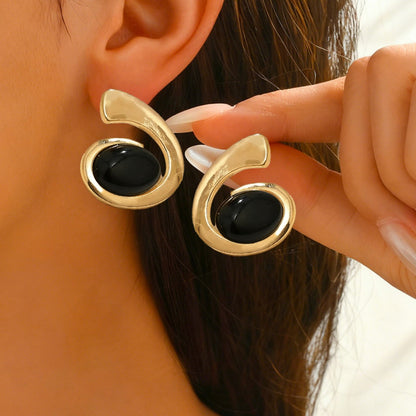 Spiral Stripe Stud Earrings For Women In Golden Alloy