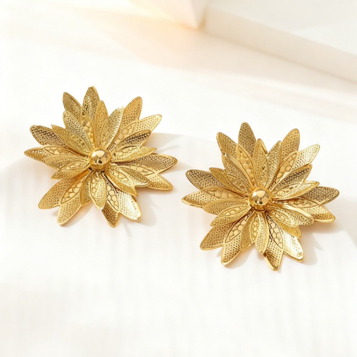 Retro Flowers Stud Earrings For Unisex Featuring Red Alloy Design