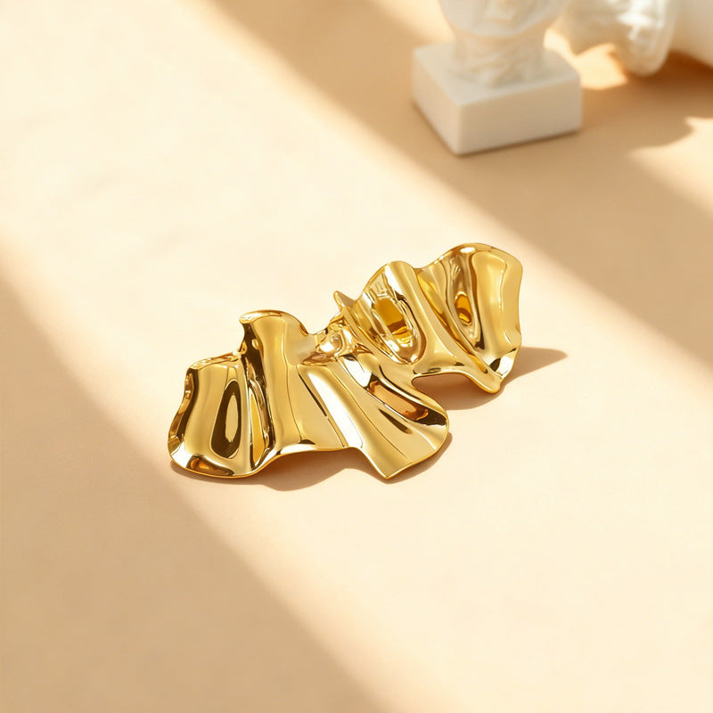 Golden Alloy Pin Featuring Durable Material And Elegant Design