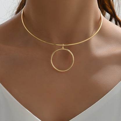Round Golden Alloy Choker For Unisex Featuring Elegant Design