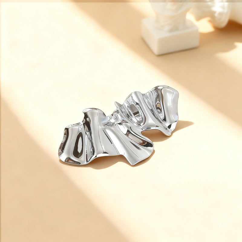 Golden Alloy Pin Featuring Durable Material And Elegant Design
