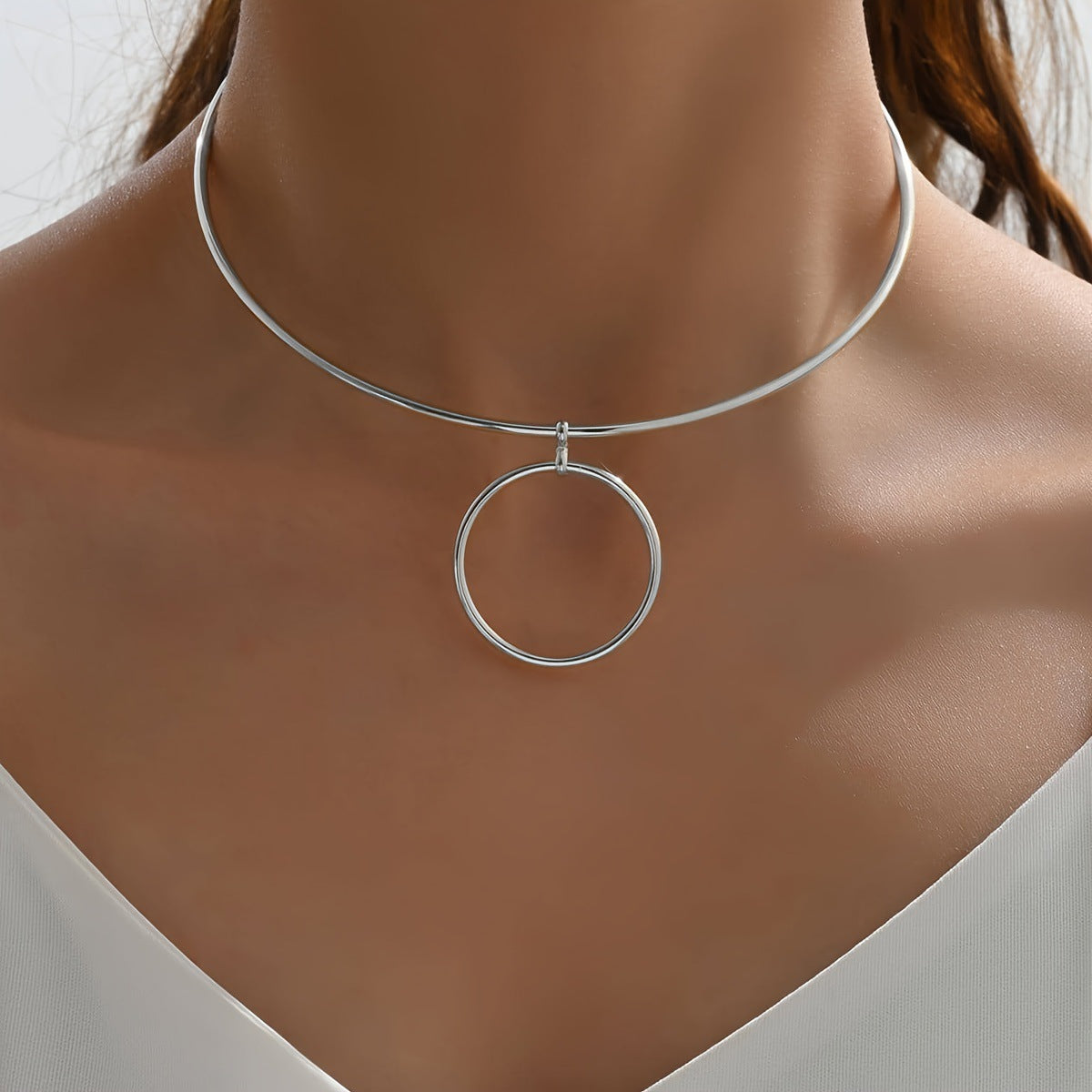 Round Golden Alloy Choker For Unisex Featuring Elegant Design