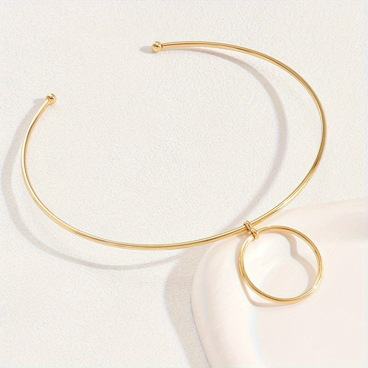 Round Golden Alloy Choker For Unisex Featuring Elegant Design