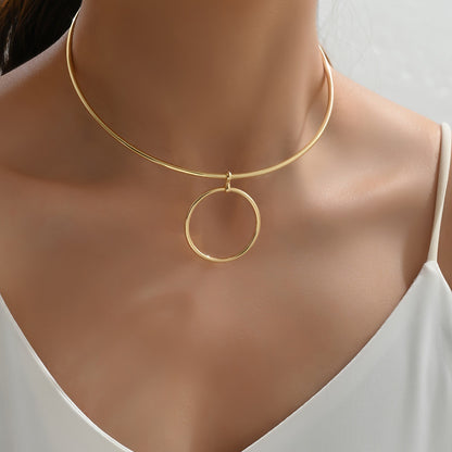 Round Golden Alloy Choker For Unisex Featuring Elegant Design
