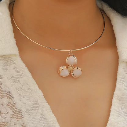 New Style Jewelry Set Featuring Flowers Pattern Made Of Durable Alloy