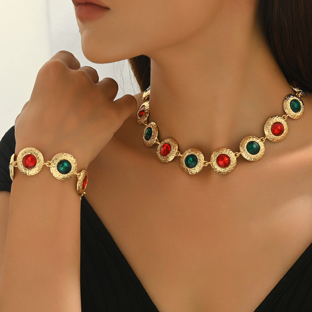 Ethnic Style Jewelry Set In Golden Featuring Colour Pattern And Artificial Crystal Material