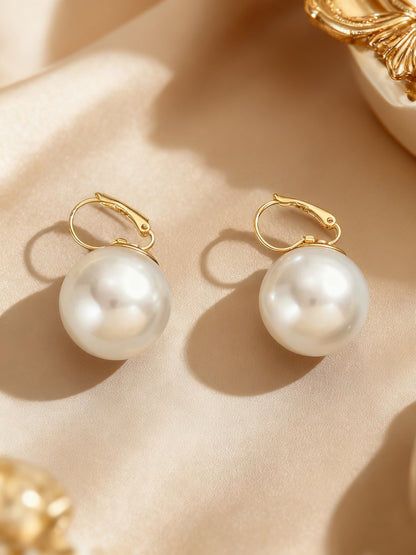 For Earrings In White Imitation Pearl Featuring Elegant Design