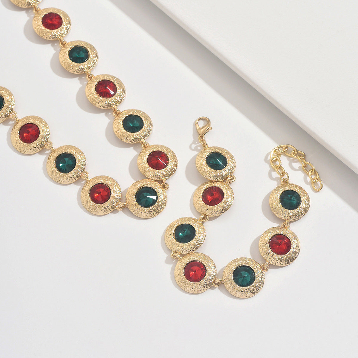 Ethnic Style Jewelry Set In Golden Featuring Colour Pattern And Artificial Crystal Material