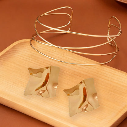 Retro Jewelry Set In Golden Featuring Geometric Pattern And Durable Alloy Material