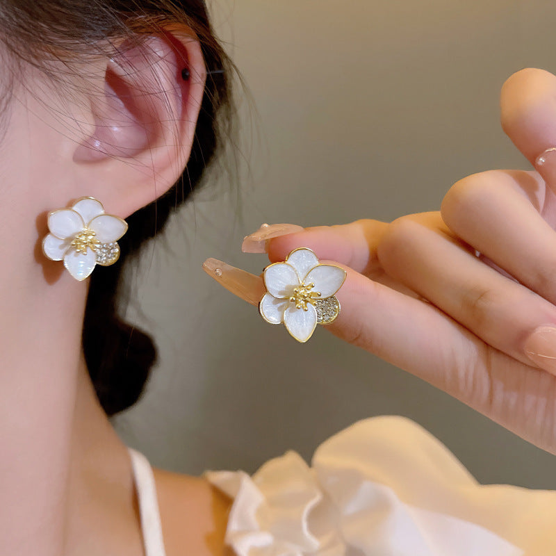 Petal Stud Earrings For Women In White Alloy, Elegant Floral Design Perfect For Everyday Wear