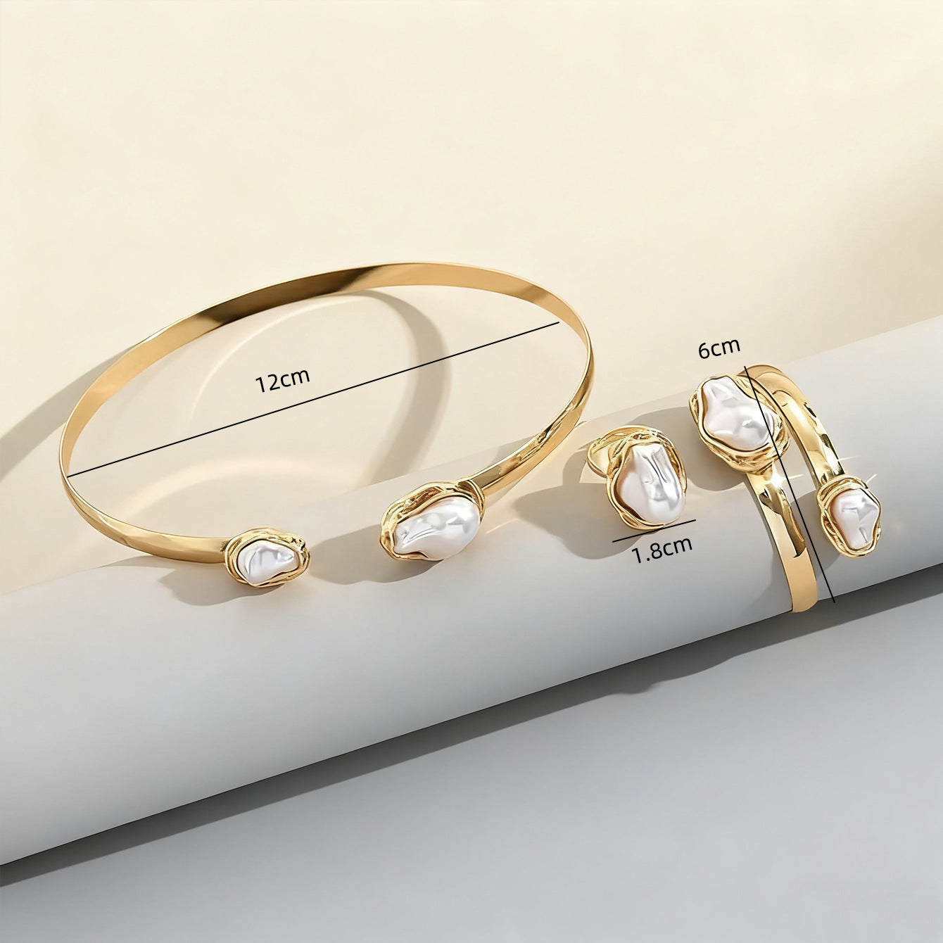 Baroque Style Alloy Bangle For Women Featuring Electroplated Gold Plating Process, 1 Set
