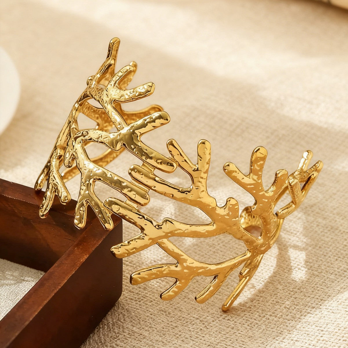 Retro Red Coral Bangle For Women Featuring Hammered Alloy Design