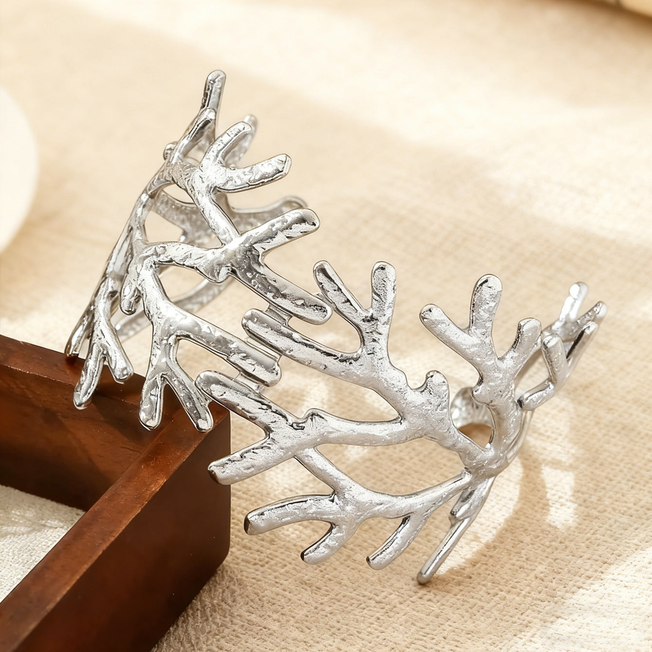 Retro Red Coral Bangle For Women Featuring Hammered Alloy Design