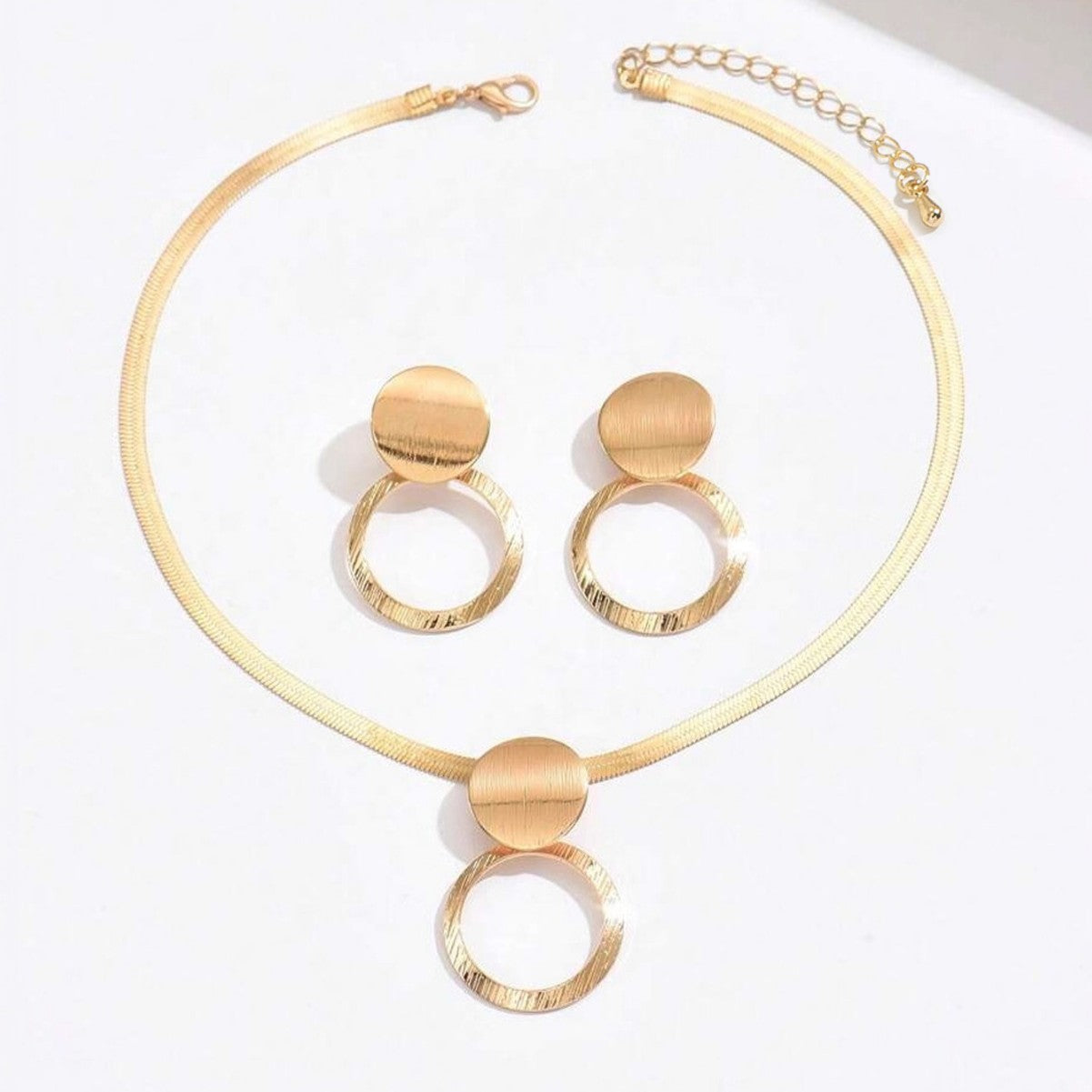 Golden Round Alloy Jewelry Set Featuring A Snake Chain, 1 Set
