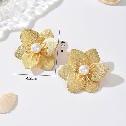 Elegant Golden Alloy Flowers Stud Earrings For Stylish Wear
