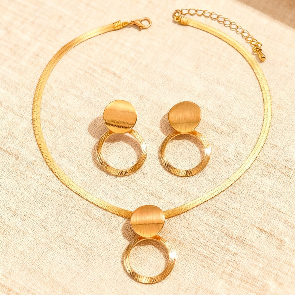 Golden Round Alloy Jewelry Set Featuring A Snake Chain, 1 Set