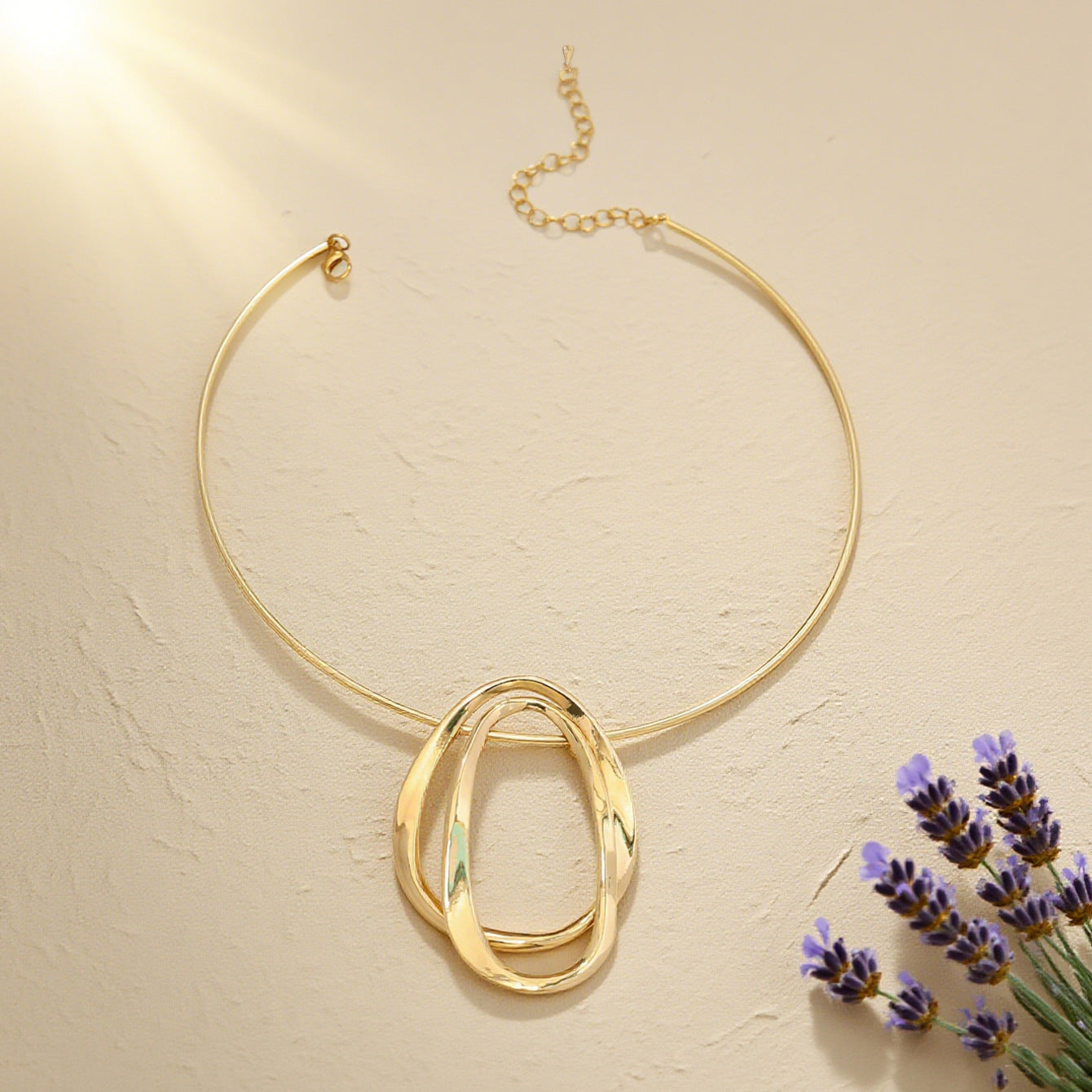 Heart Shape Choker For Women In Golden Alloy, Elegant And Stylish Jewelry Accessory