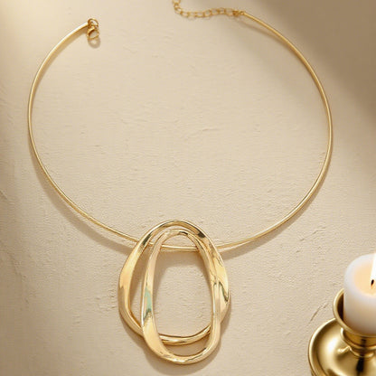 Heart Shape Choker For Women In Golden Alloy, Elegant And Stylish Jewelry Accessory