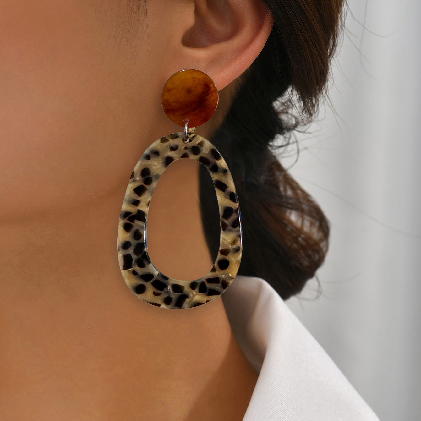 Leopard Print Drop Earrings For Women Made Of Plastic Featuring Stylish Animal Pattern