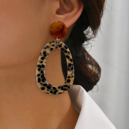 Leopard Print Drop Earrings For Women Made Of Plastic Featuring Stylish Animal Pattern