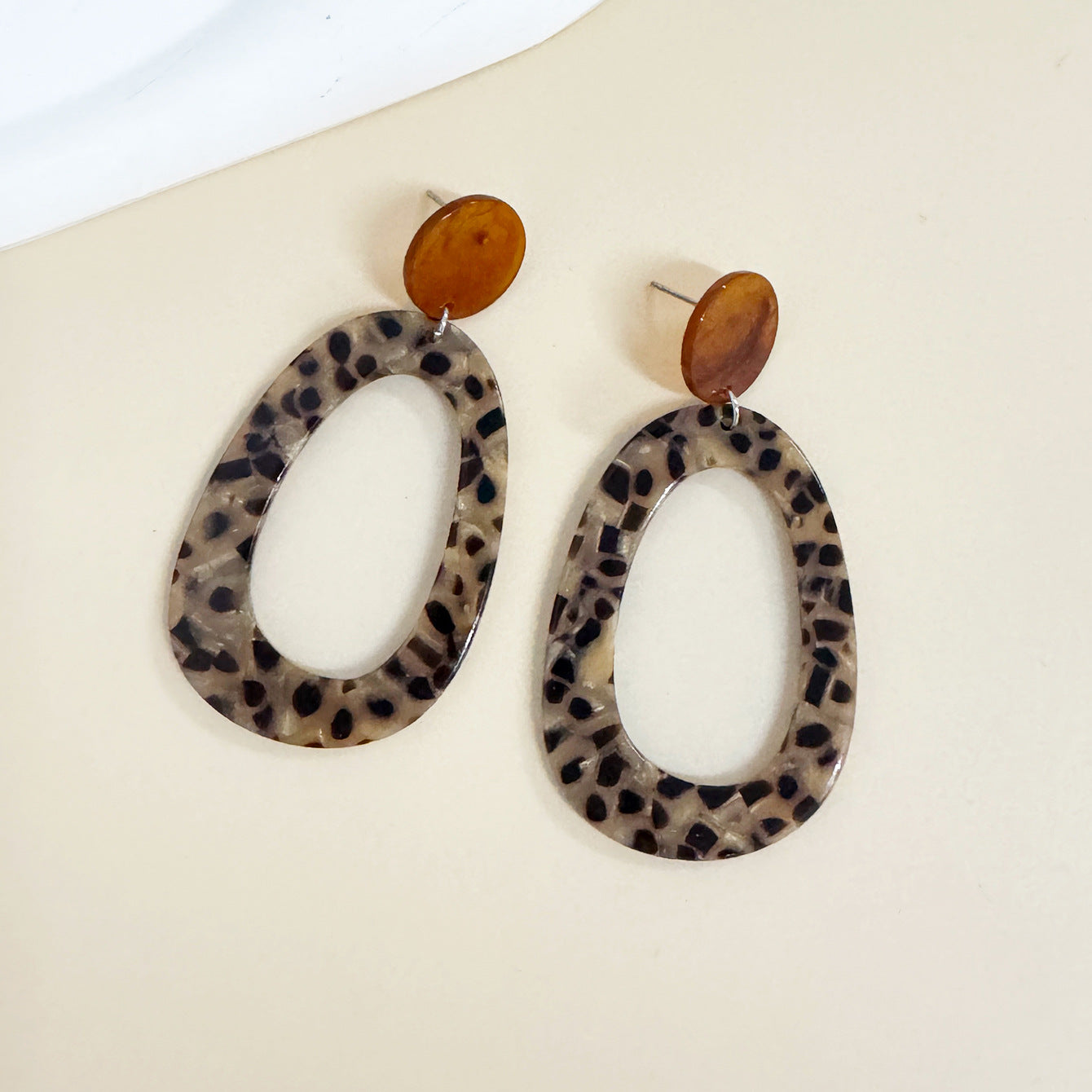Leopard Print Drop Earrings For Women Made Of Plastic Featuring Stylish Animal Pattern