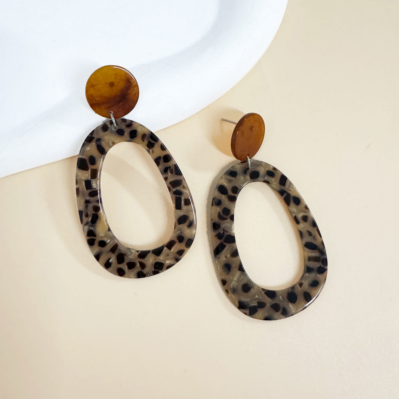 Leopard Print Drop Earrings For Women Made Of Plastic Featuring Stylish Animal Pattern