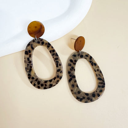 Leopard Print Drop Earrings For Women Made Of Plastic Featuring Stylish Animal Pattern