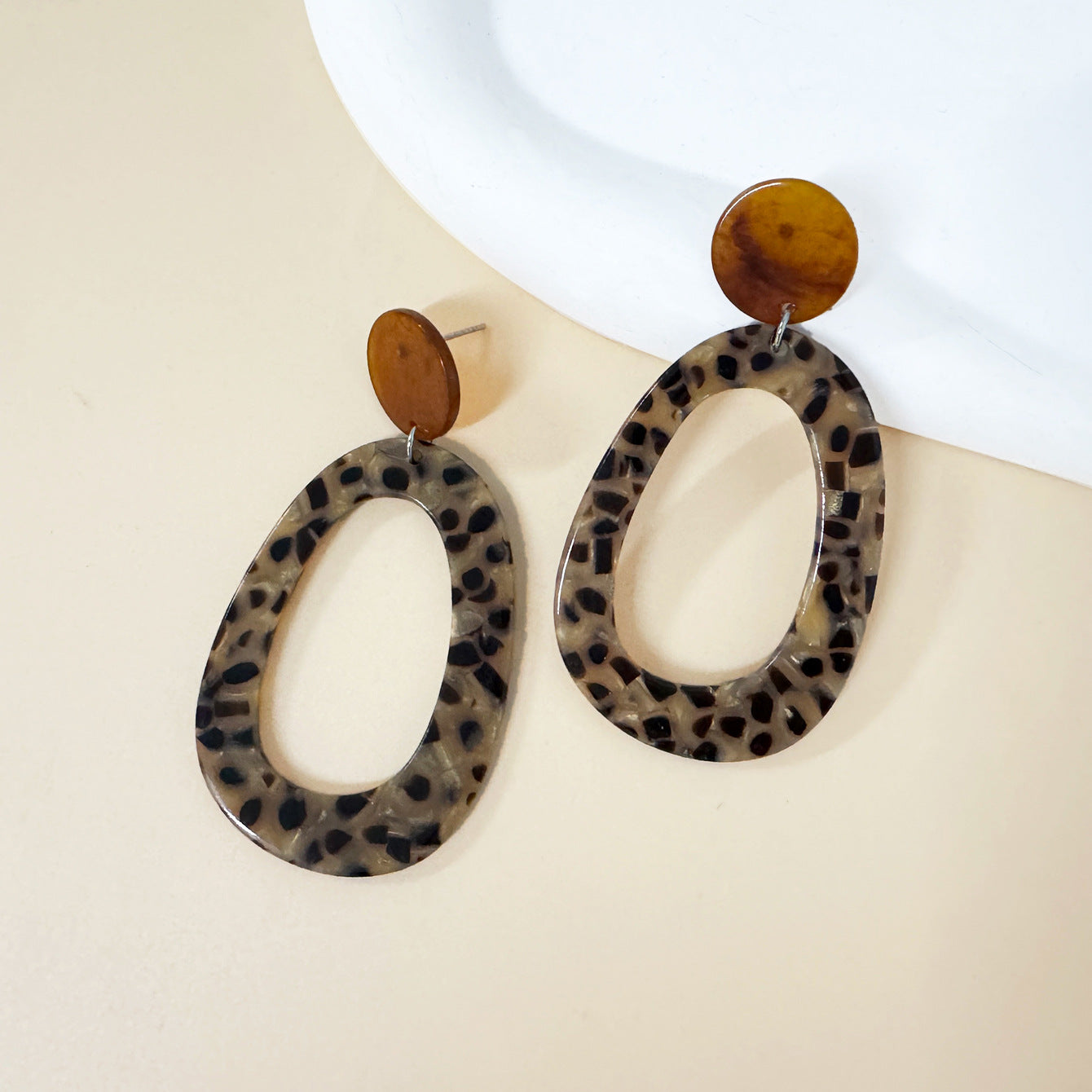 Leopard Print Drop Earrings For Women Made Of Plastic Featuring Stylish Animal Pattern