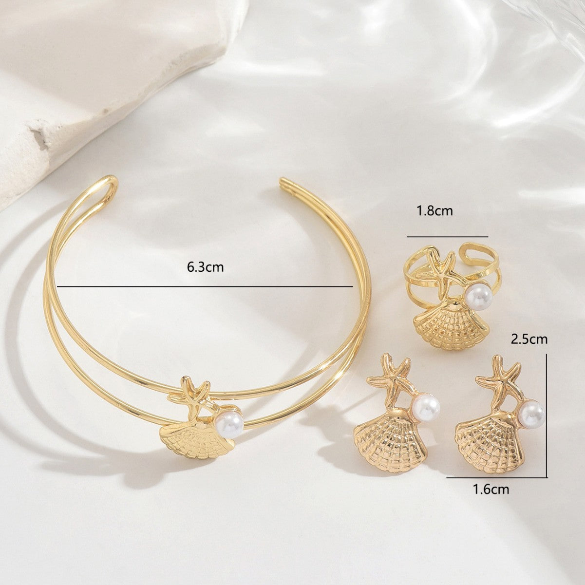 Golden Jewelry Set Featuring Ocean Pattern Made Of Durable Metal, Perfect For Elegant Occasions