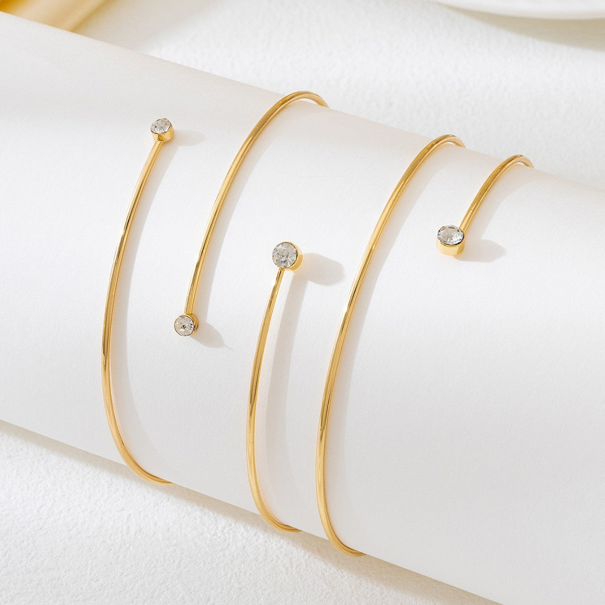 Golden Metal Jewelry Set Featuring Lines Pattern With Stretch Adjustable Fit, 1 Set Included