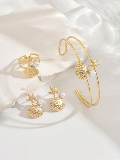 Golden Jewelry Set Featuring Ocean Pattern Made Of Durable Metal, Perfect For Elegant Occasions