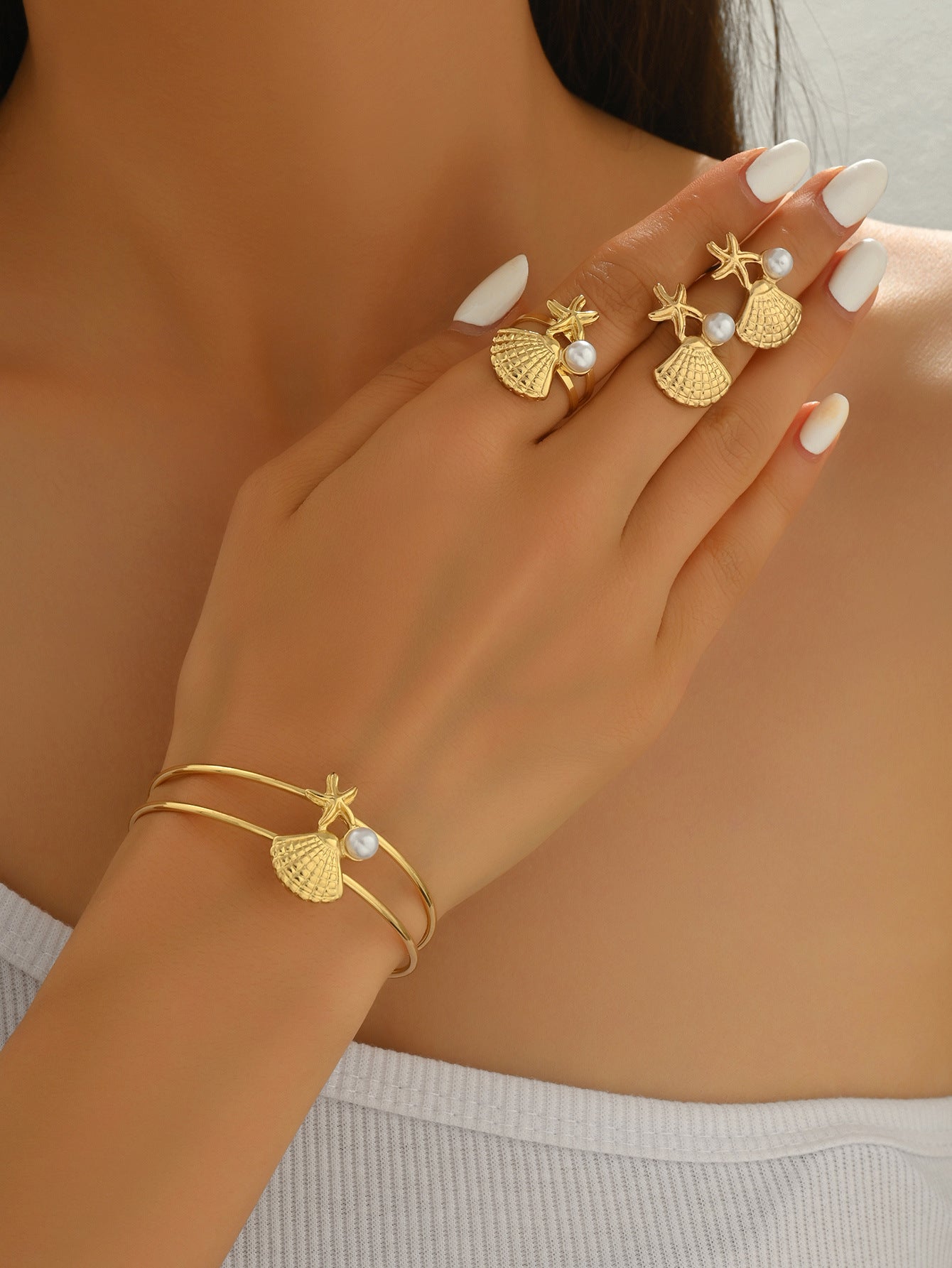 Golden Jewelry Set Featuring Ocean Pattern Made Of Durable Metal, Perfect For Elegant Occasions