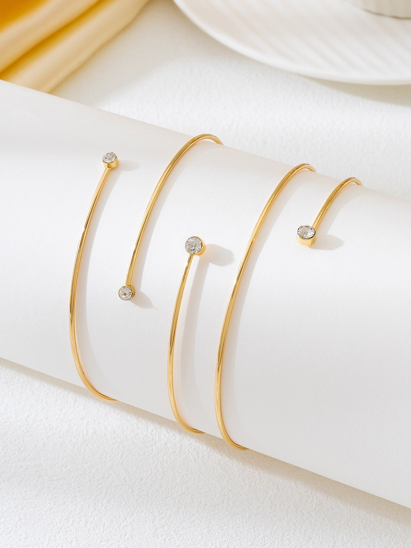 Golden Metal Jewelry Set Featuring Lines Pattern With Stretch Adjustable Fit, 1 Set Included