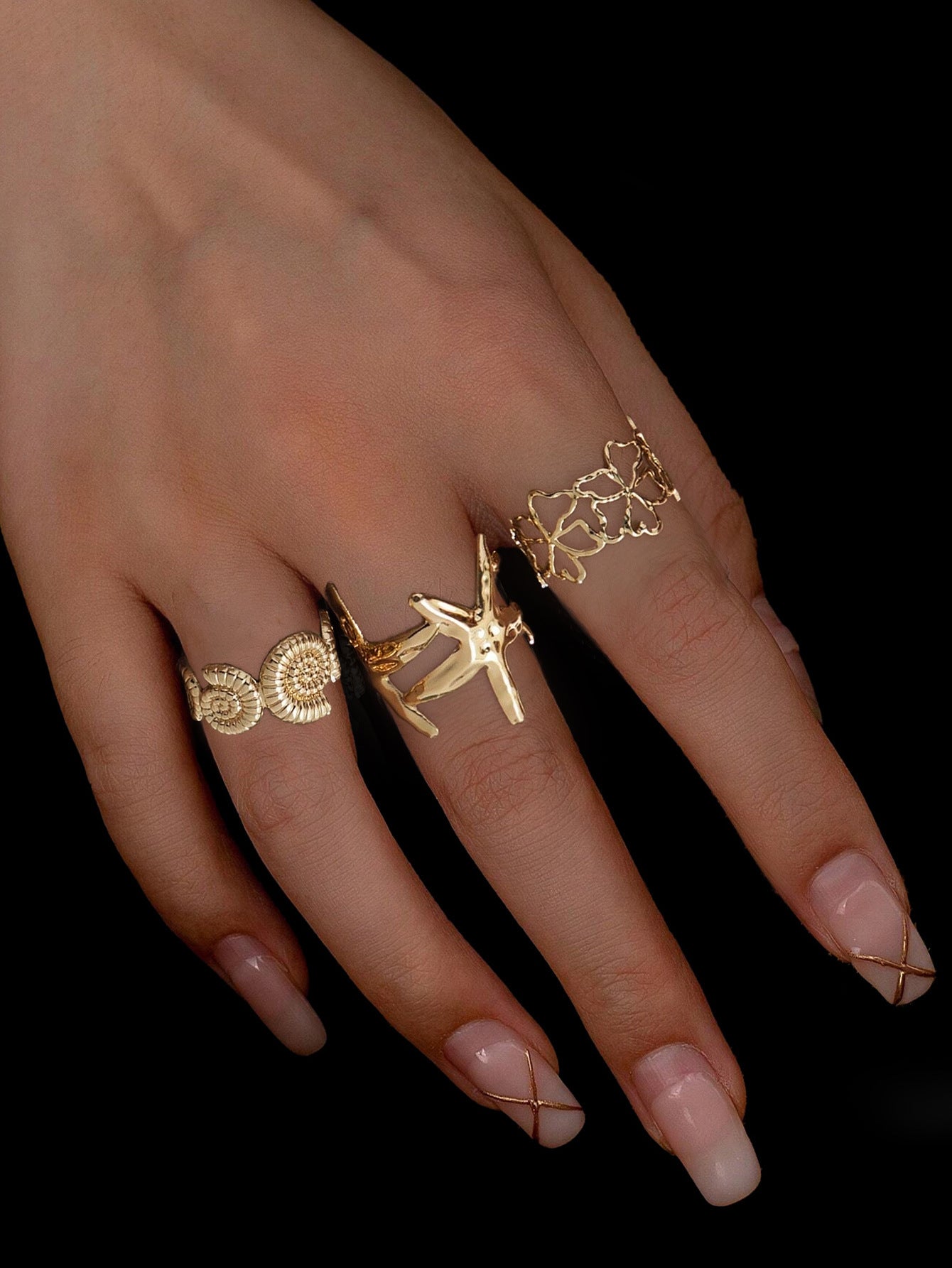 Conch Ring For Women In Golden Metal, 1 Set Featuring Elegant Design
