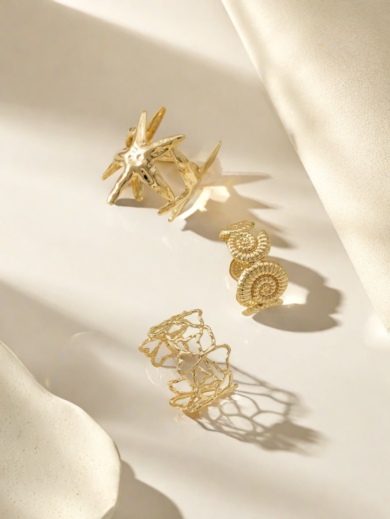 Conch Ring For Women In Golden Metal, 1 Set Featuring Elegant Design