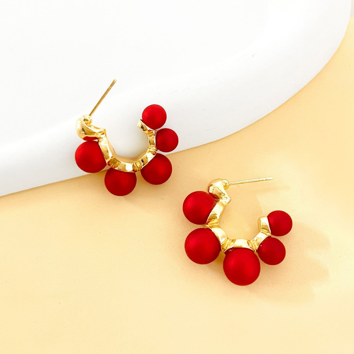 Retro White Acrylic Circle Earrings For New Year