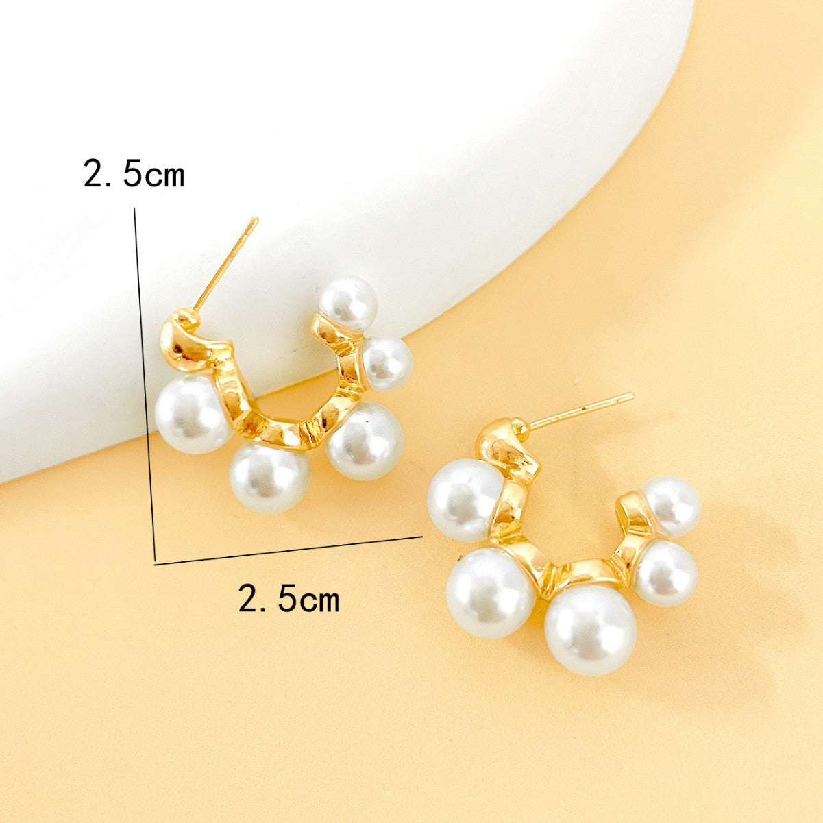 Retro White Acrylic Circle Earrings For New Year