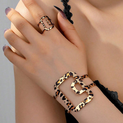 Leopard Print Jewelry Set Featuring Metal Material For Stylish And Elegant Look