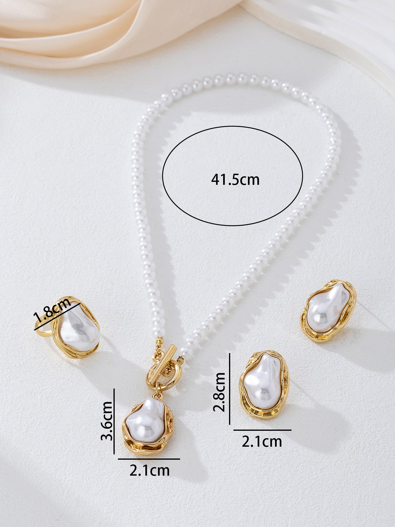 Elegant Jewelry Set Featuring Pearl Pattern In Durable Acrylic Material