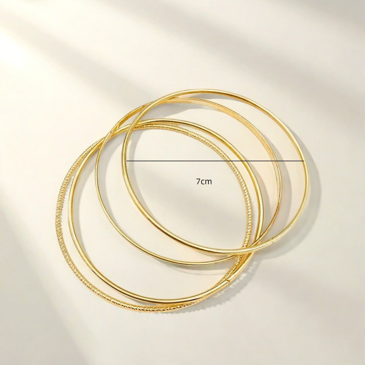 Round Golden Metal Bangle For Elegant Style, 1 Set
