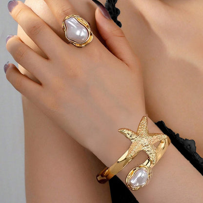 Golden Jewelry Set Featuring Pearl Pattern Made With High-Quality Metal