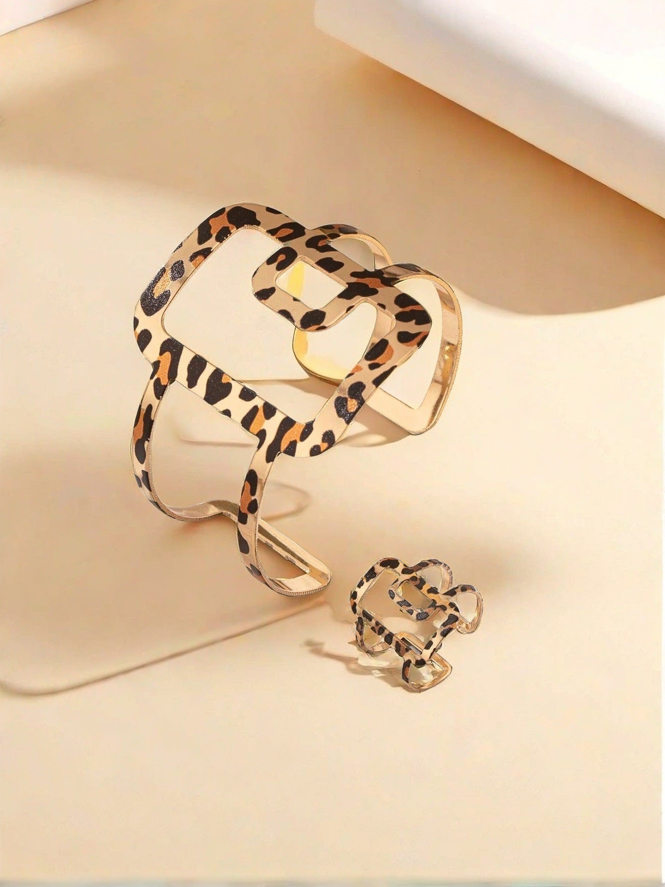 Leopard Print Jewelry Set Featuring Metal Material For Stylish And Elegant Look