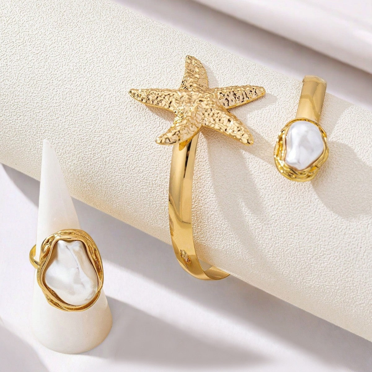 Golden Jewelry Set Featuring Pearl Pattern Made With High-Quality Metal