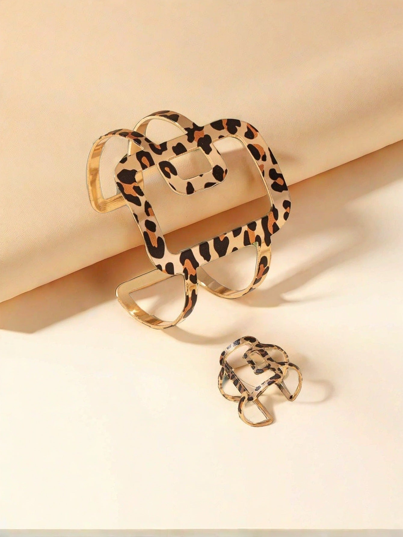 Leopard Print Jewelry Set Featuring Metal Material For Stylish And Elegant Look